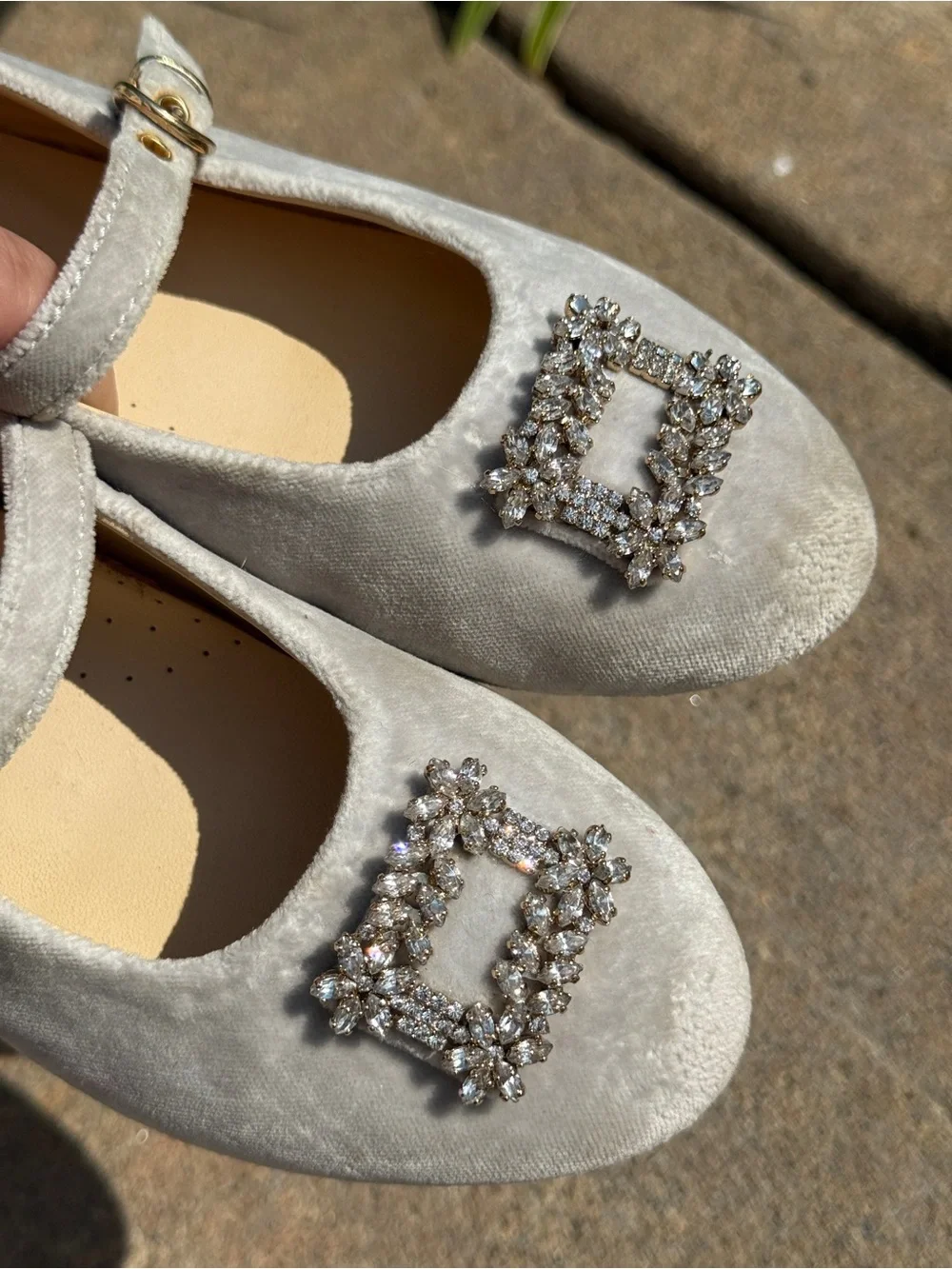Luxelim sz 28 Lila Velvet Shoes  Perla gray with crystal-buckle